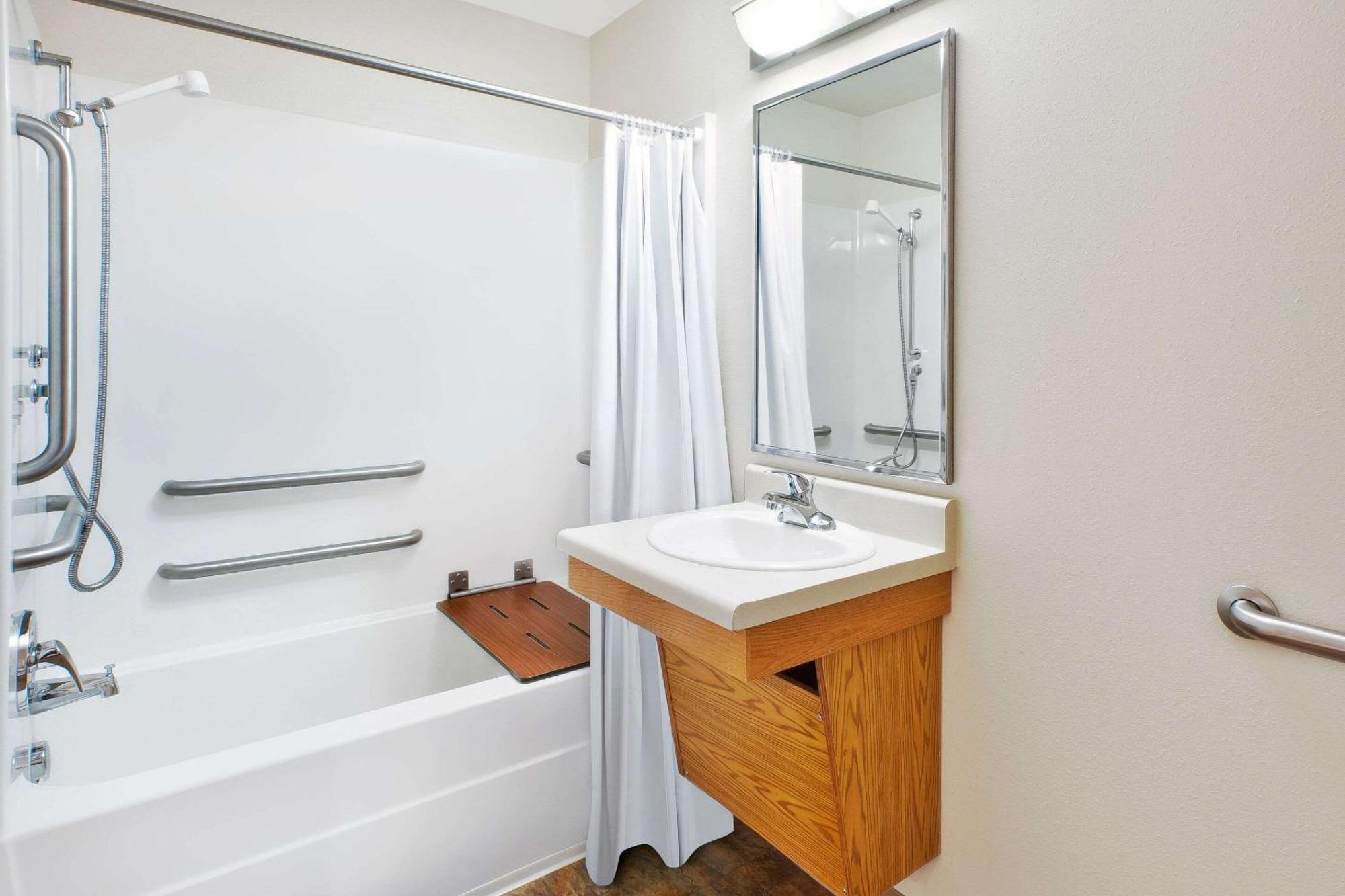 Woodspring Suites St Louis St Charles Saint Charles Exterior photo